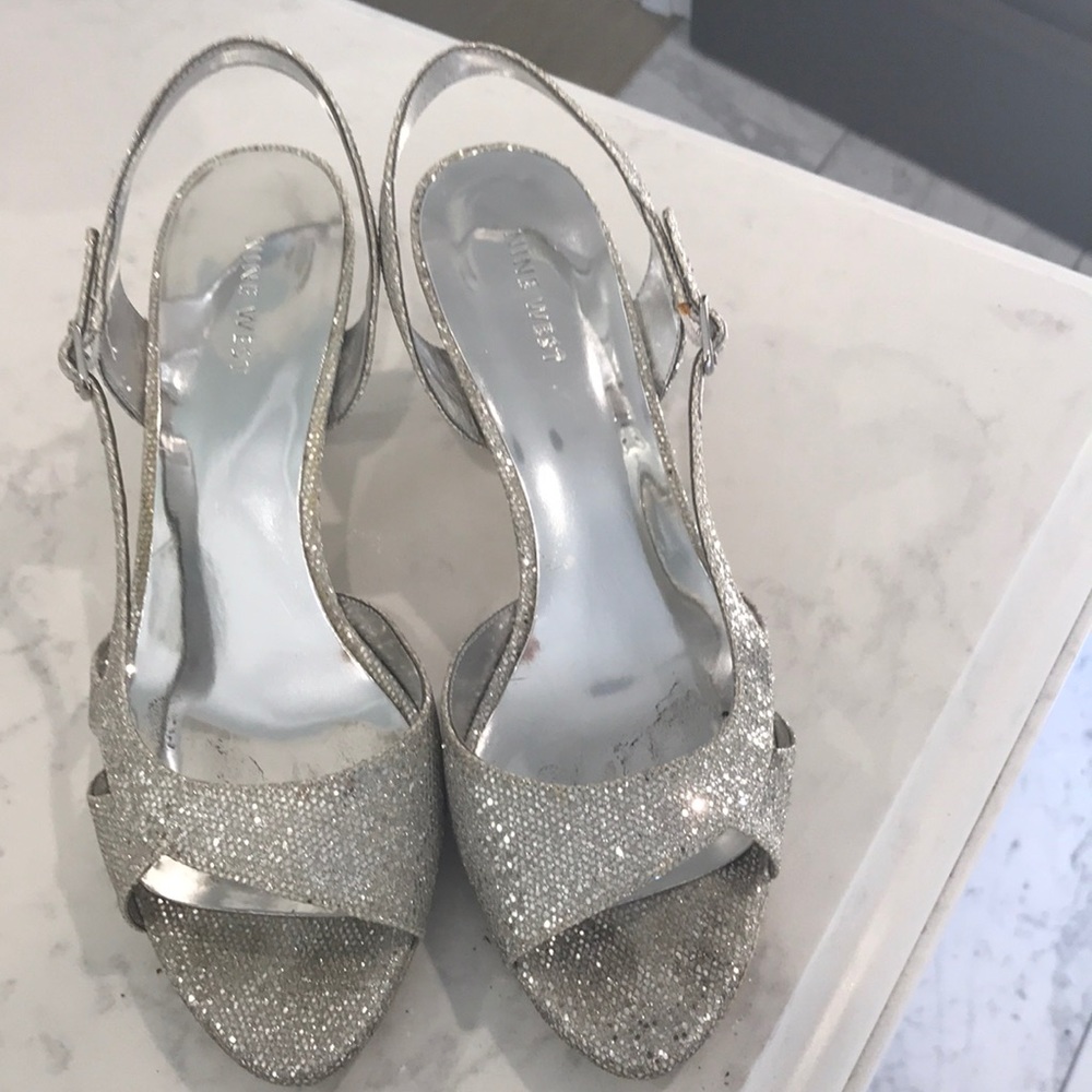 Silver shoes with griddles